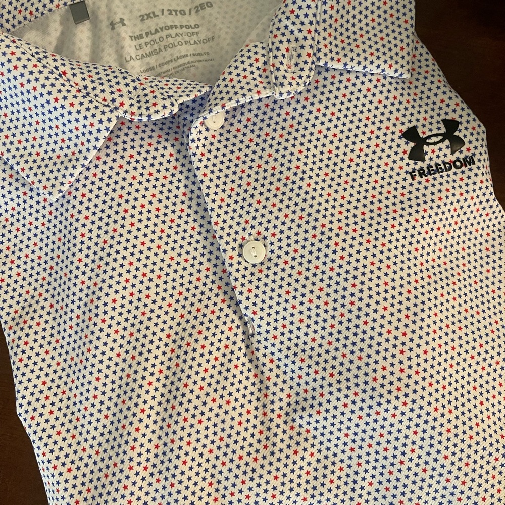Under Armour Men’s The Playoff Polo Red White & Blue Star Pattern Polo Shirt 2XL